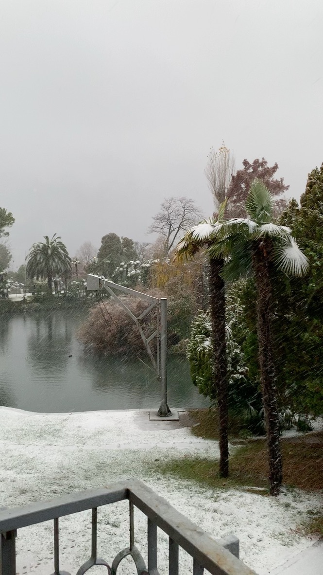 Snowing on Lake Garda